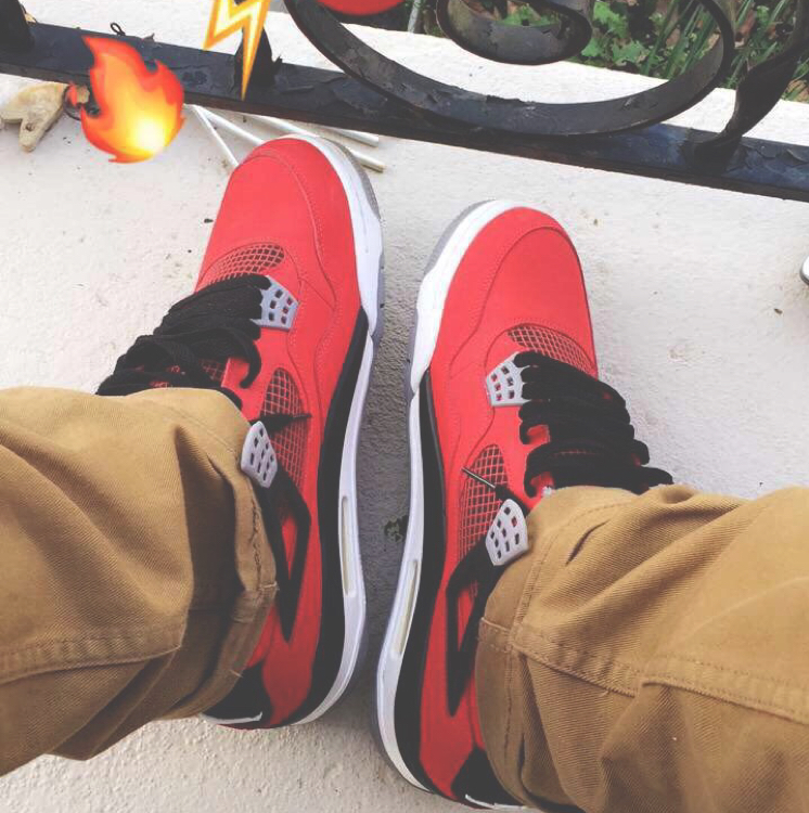 Air Jordan 4 - Toro Bravo