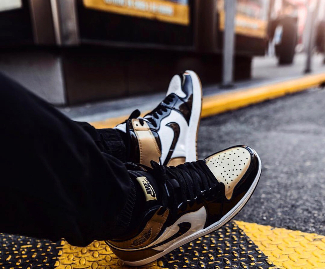 Air Jordan 1 Retro High OG Gold Toe