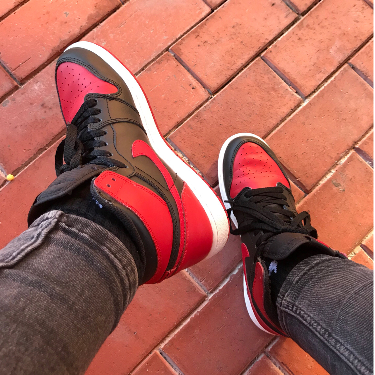 Air Jordan 1 Retro High OG Bred (2016)