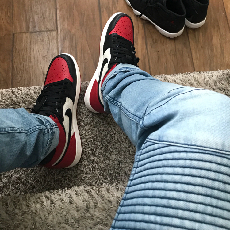 Air Jordan 1 Retro High OG Bred Toe