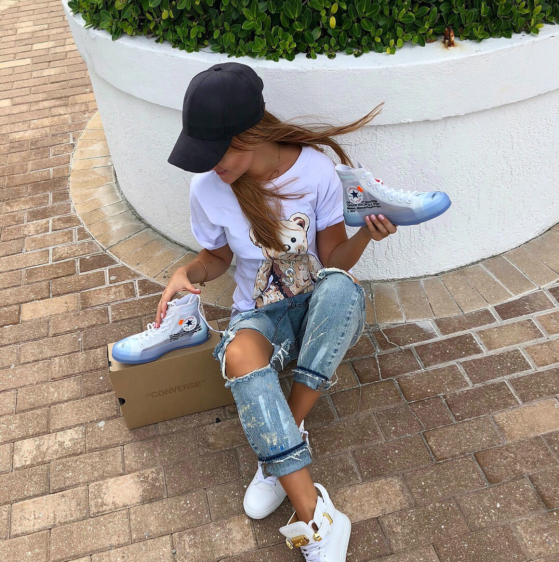 Off-White x Converse Chuck 70