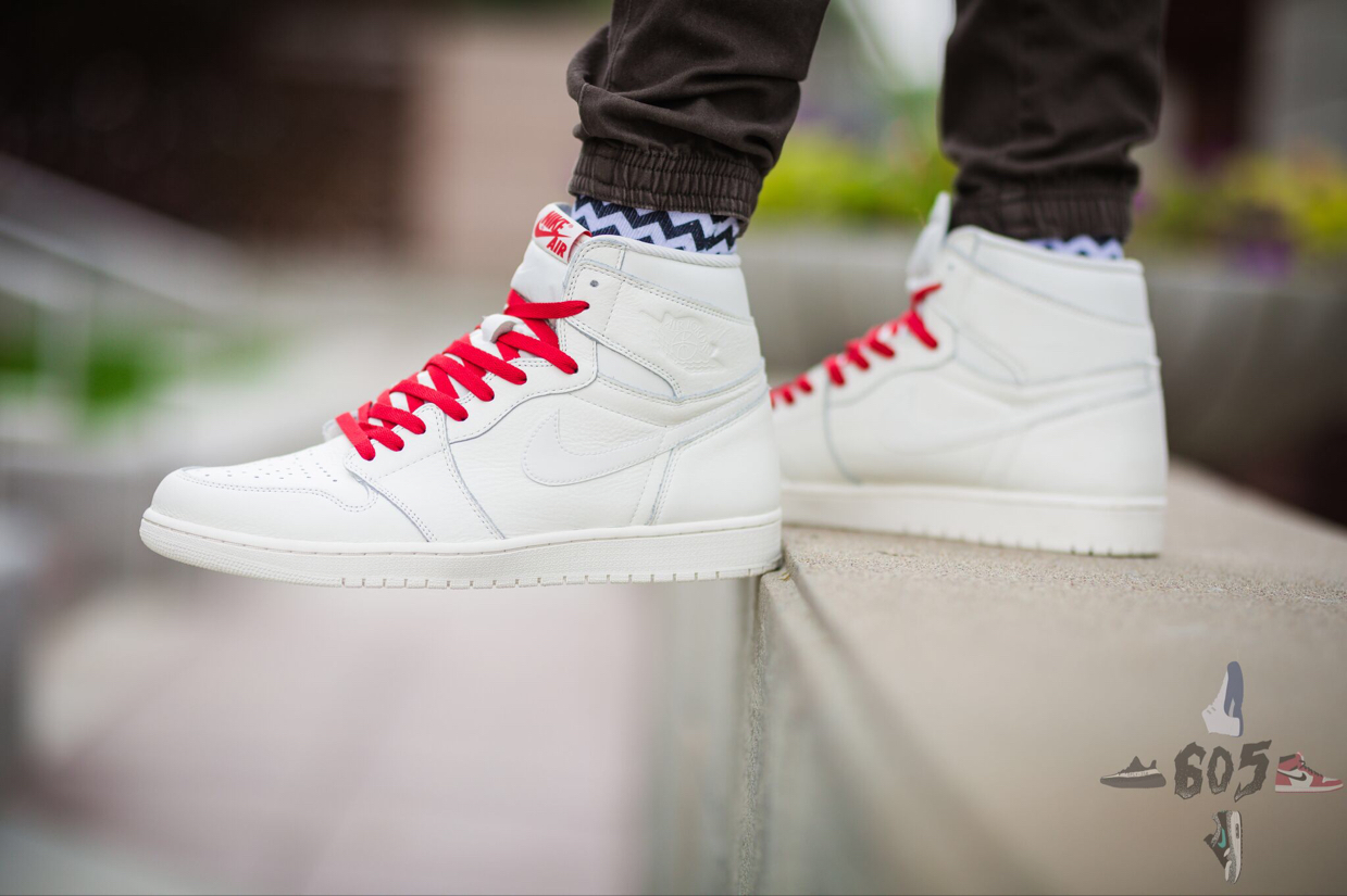 Air Jordan 1 Retro High OG Sail