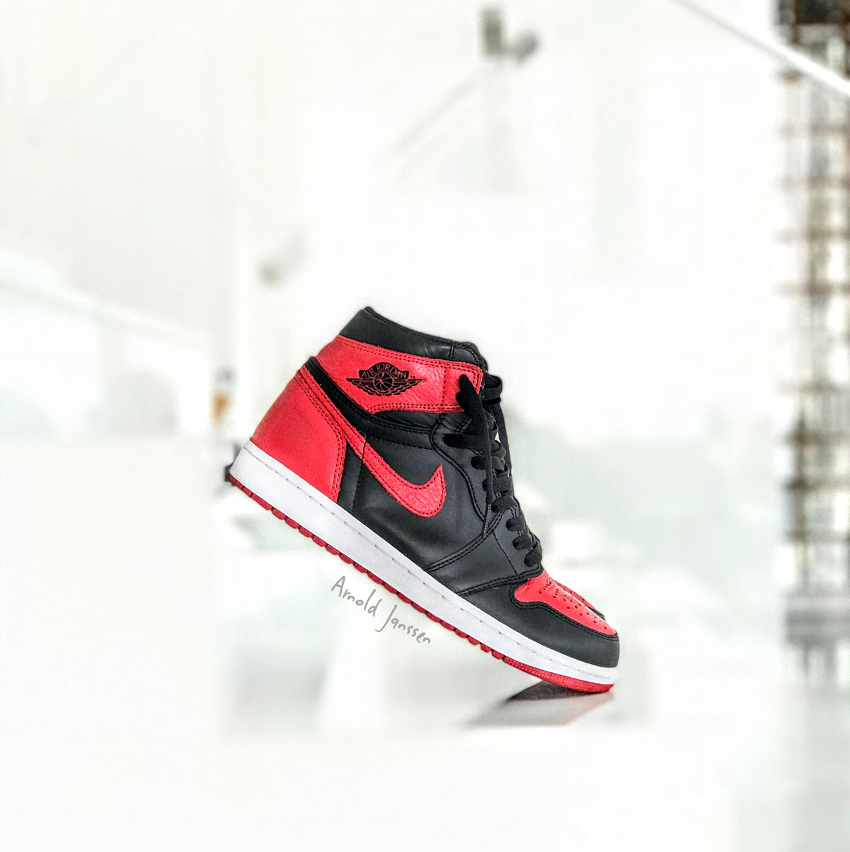 Air Jordan 1 Retro High OG Bred (2016)