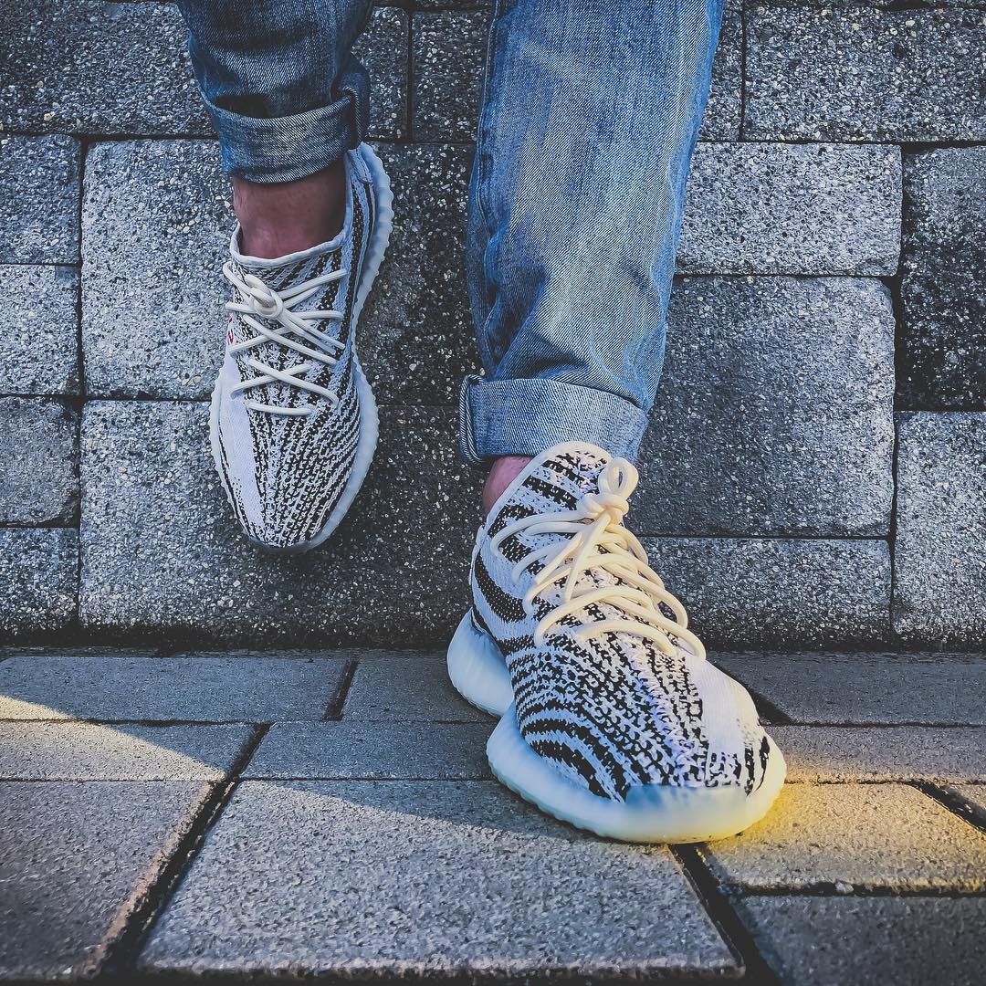 adidas Yeezy Boost 350 V2 Zebra